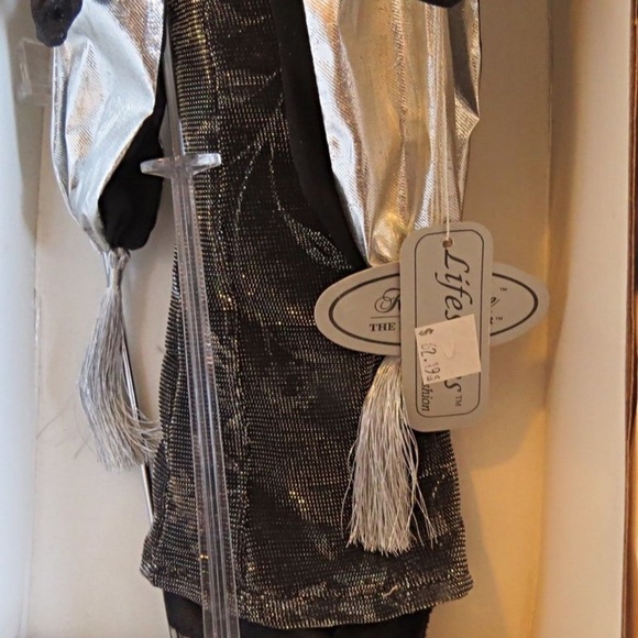 New in Box Lifestyles Micki 15 Inch Fashion Doll with Certificate - Picture 3 of 8